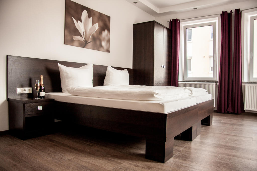 Aparthotel - Stadtvilla Premium Schweinfurt Zimmer foto